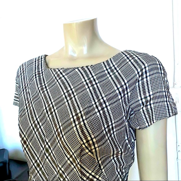 Vintage Beautiful Dress - Picture 2 of 10